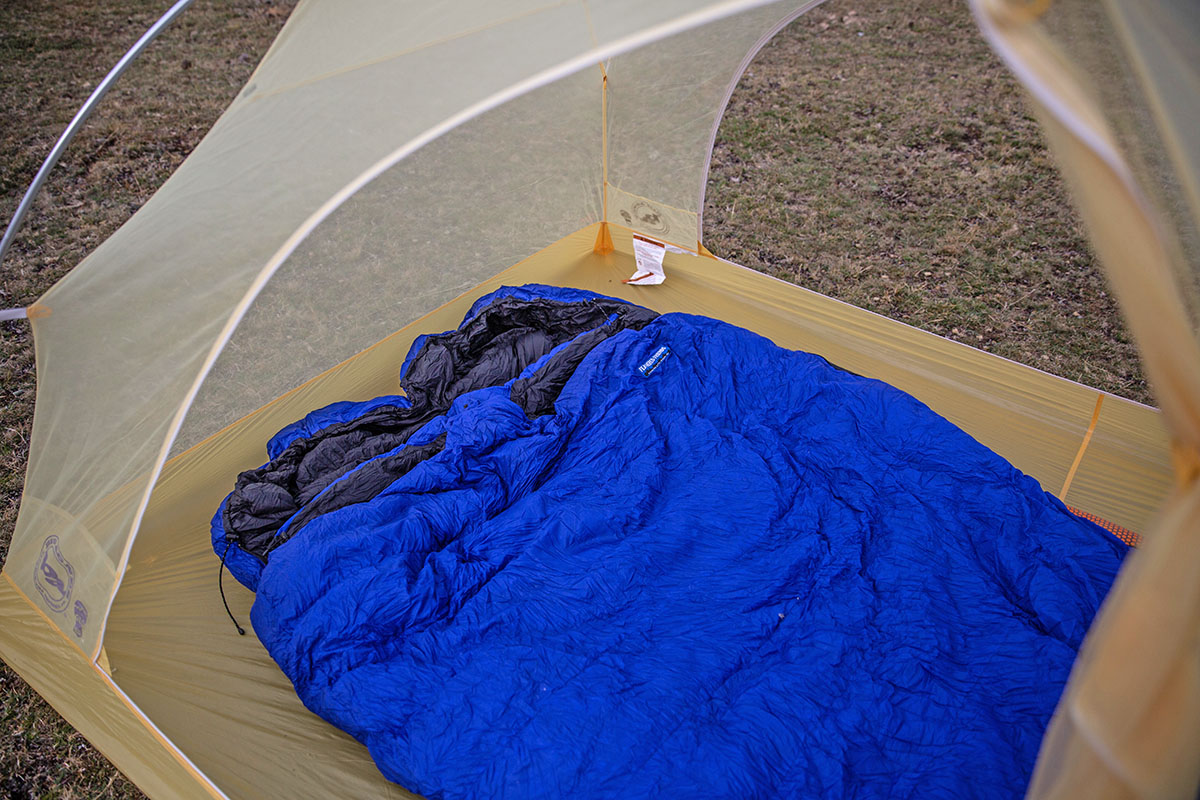 Big Agnes Tiger Wall UL3 mtnGLO Solution Dye tent (double sleeping bag inside tent)